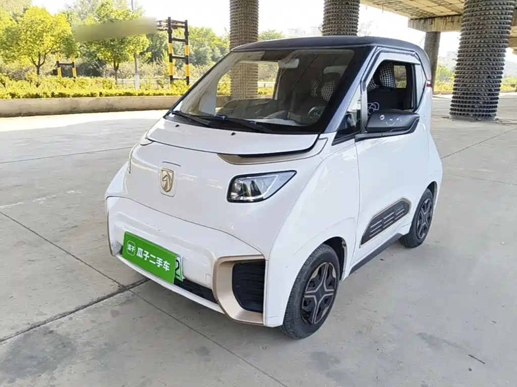 Фото 2 - Baojun E200