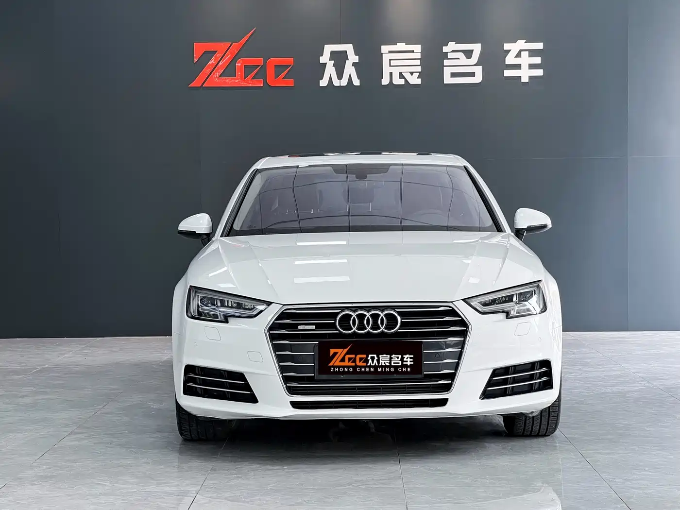 Фото 2 - Audi A4L
