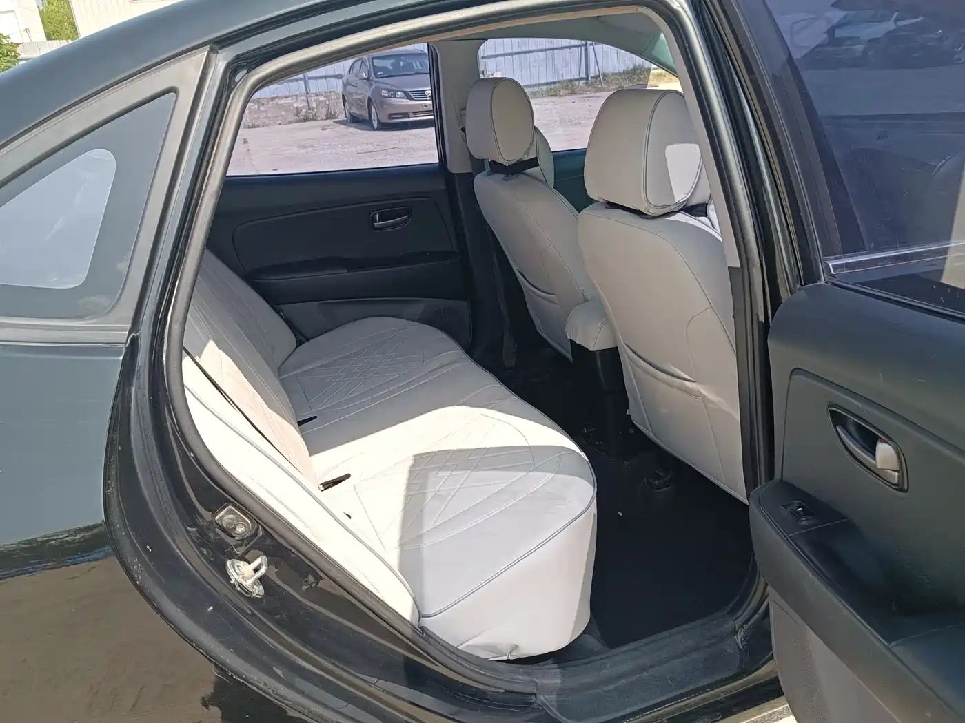 Hyundai Elantra 2011 1.6L Manual Comfort фото 9