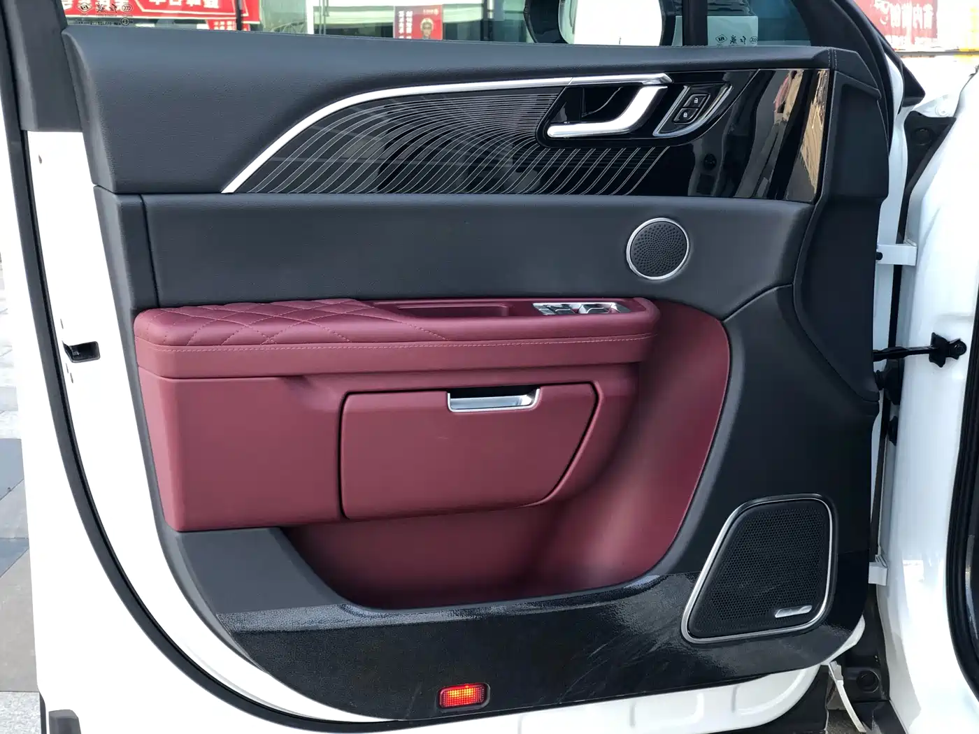 Hongqi E-HS9 2022 660km Qi Chang Edition (6-seater) фото 15