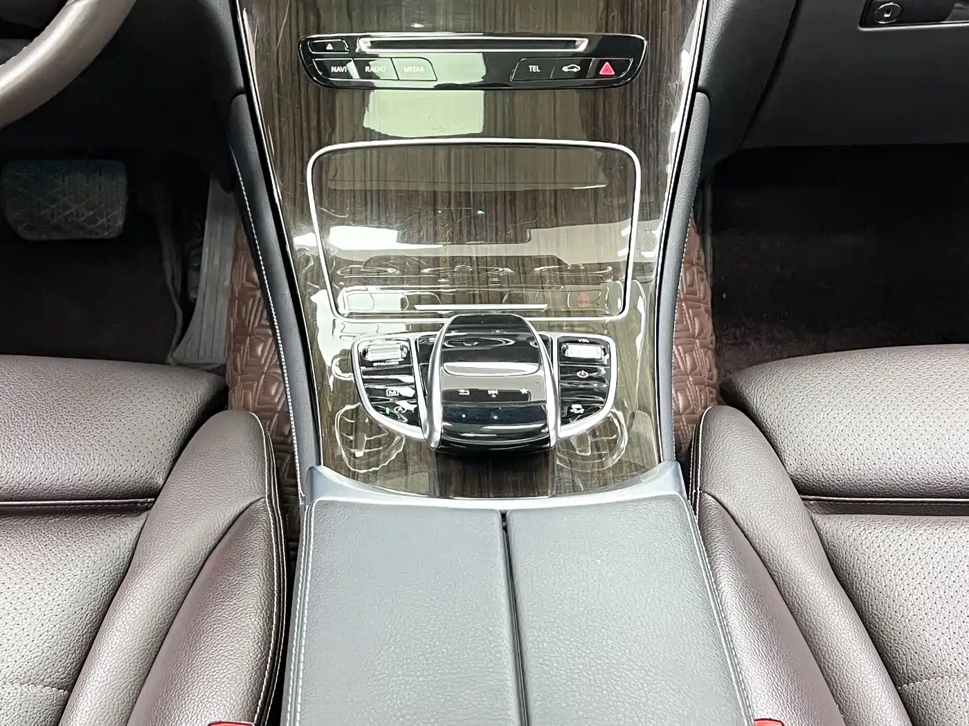 Mercedes-Benz GLC 2018 GLC 260 4MATIC Luxury фото 24