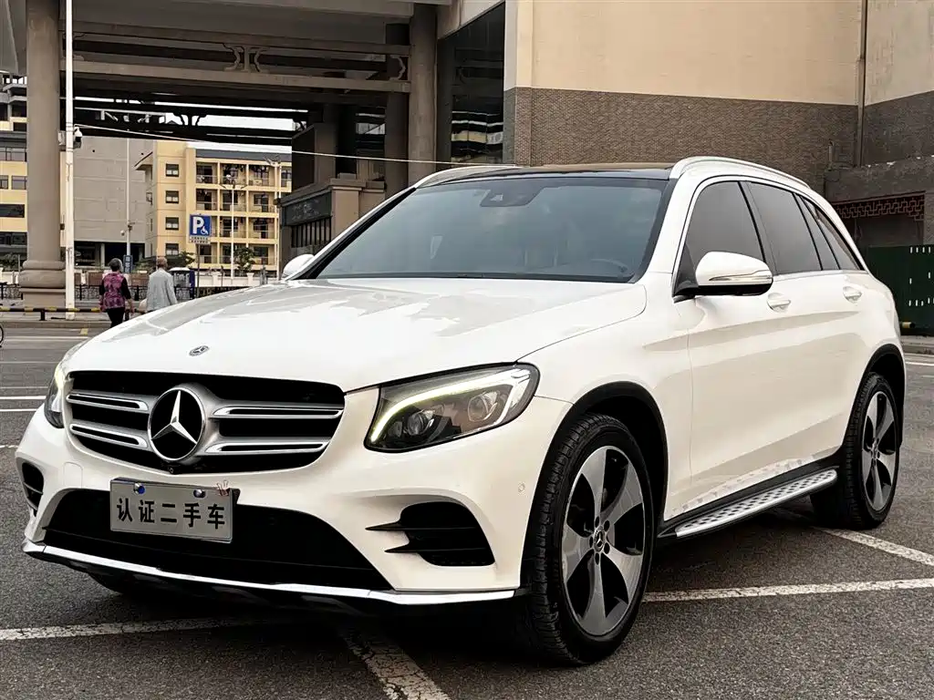 Mercedes-Benz GLC 2018 GLC 300 4MATIC Dynamic фото 3