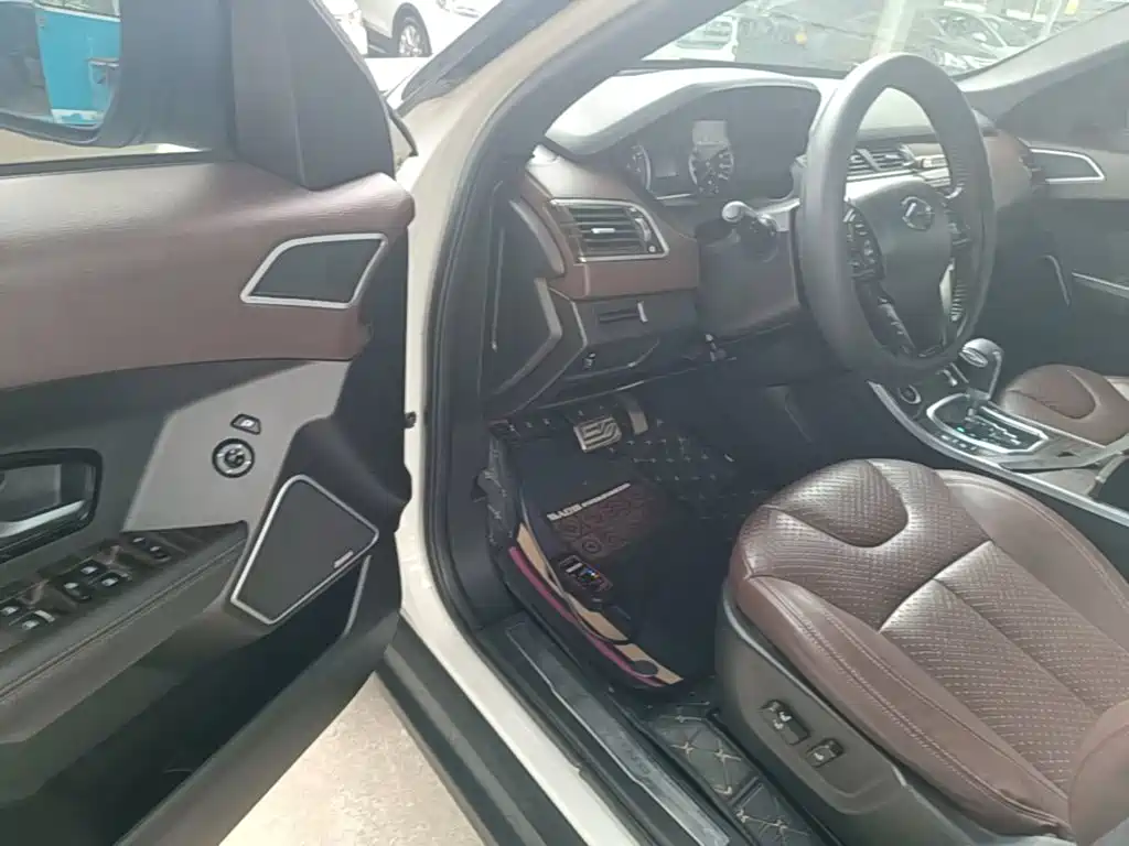 Landwind X7 2015 2015 2.0T Panorama Premium