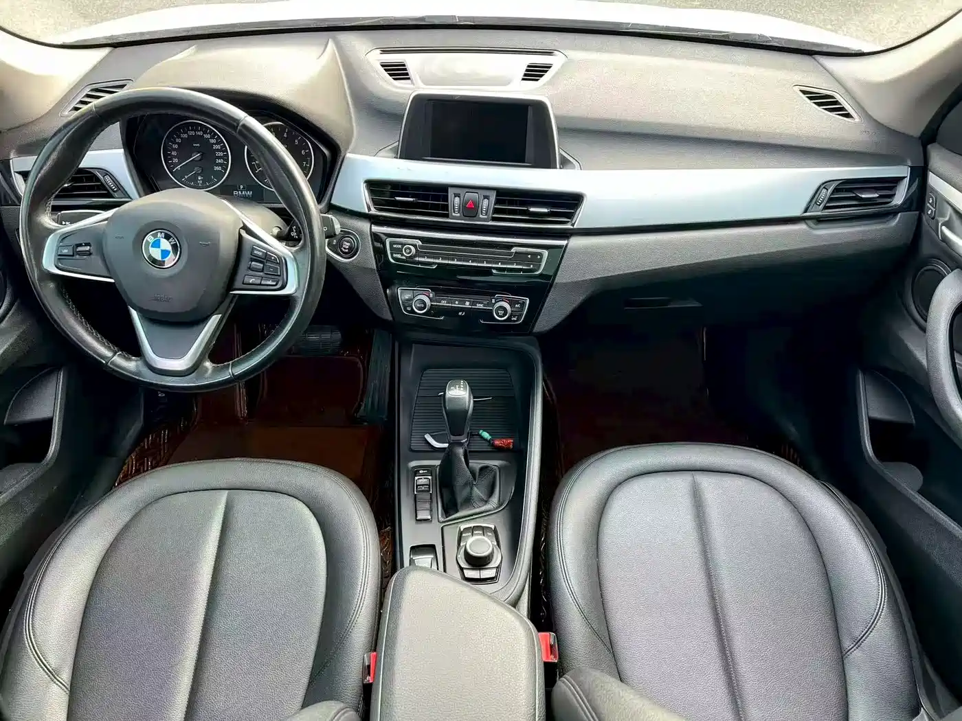 BMW X1 2018 sDrive18Li Fashion Model фото 9