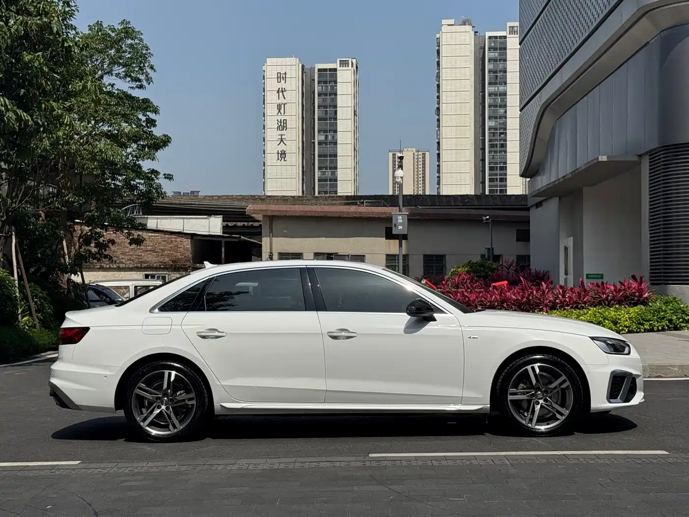 Audi A4L 2020 40 TFSI Luxury Dynamic фото 4