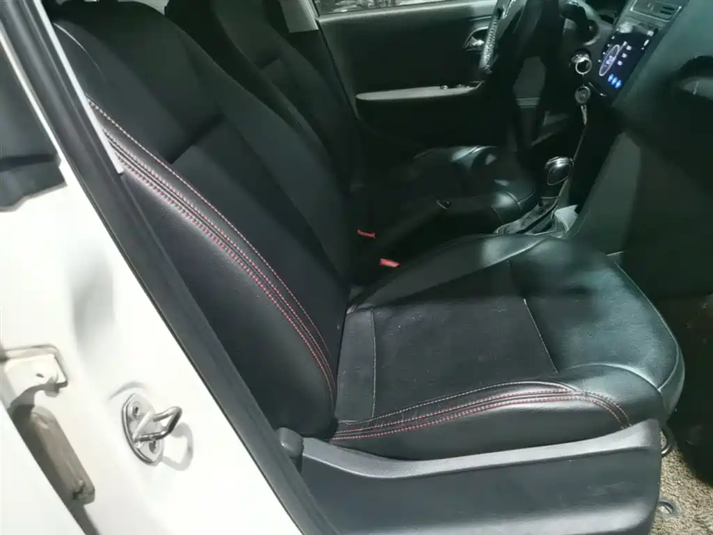 Volkswagen Polo 2016 1.4L Automatic Trend фото 25