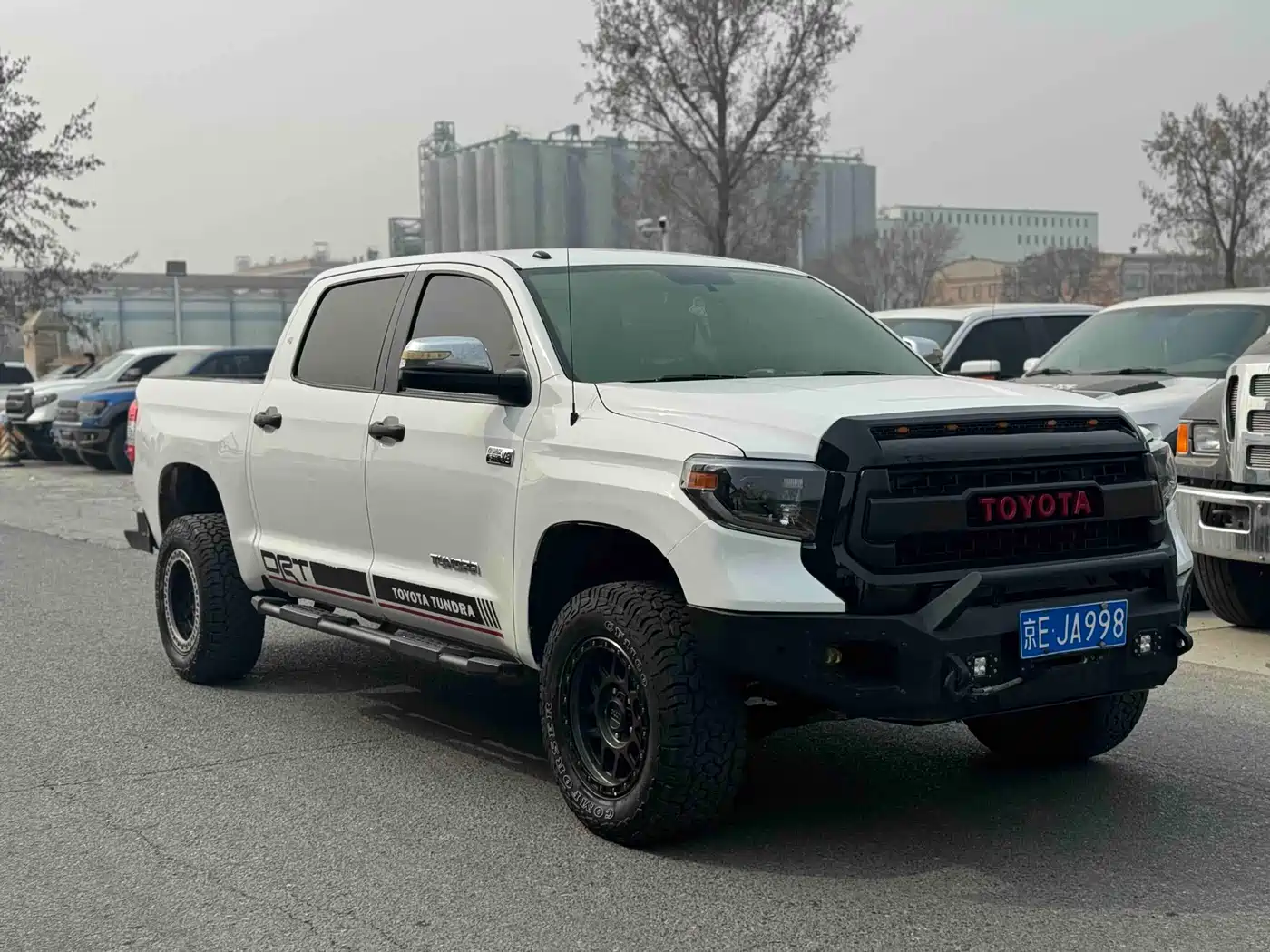 Toyota Tundra 2014 5.7L TRD Pro фото 2