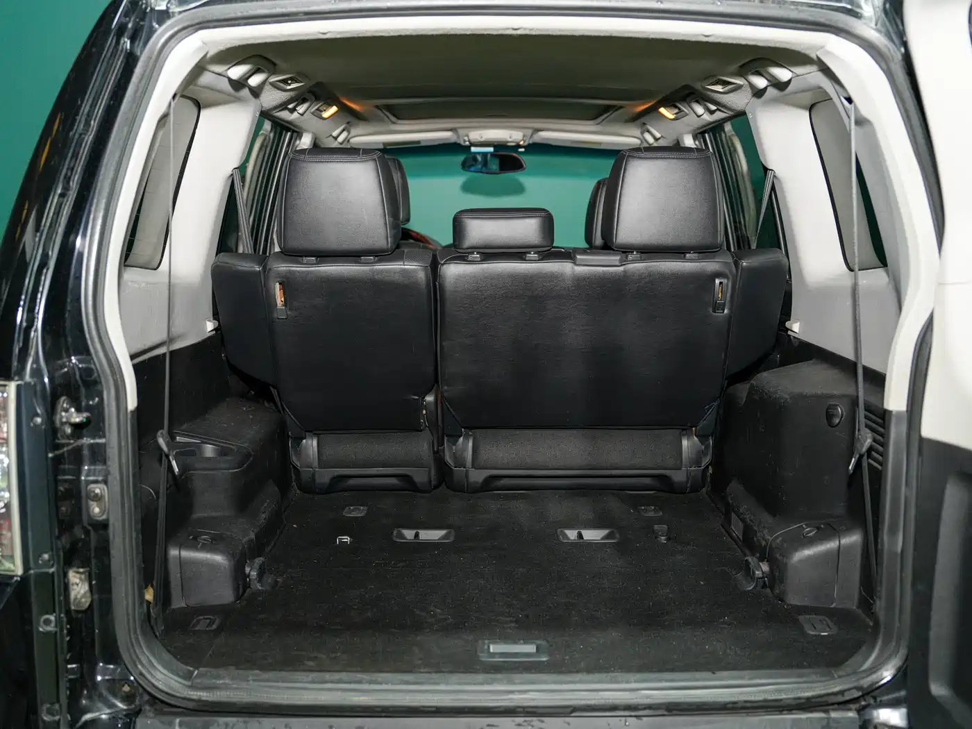 Mitsubishi Pajero (Import) 2010 3.0L Automatic Luxury Edition фото 7