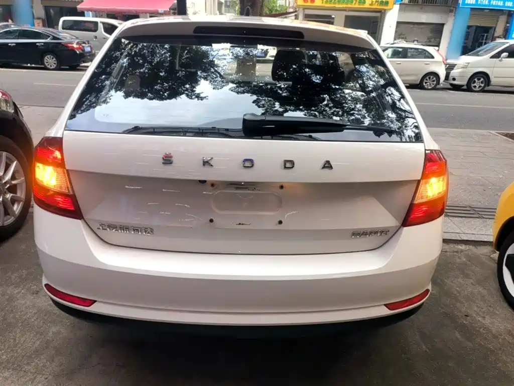 Škoda Skoda Rapid Spaceback 2019 Facelift 1.5L Automatic Standard Version China V фото 6
