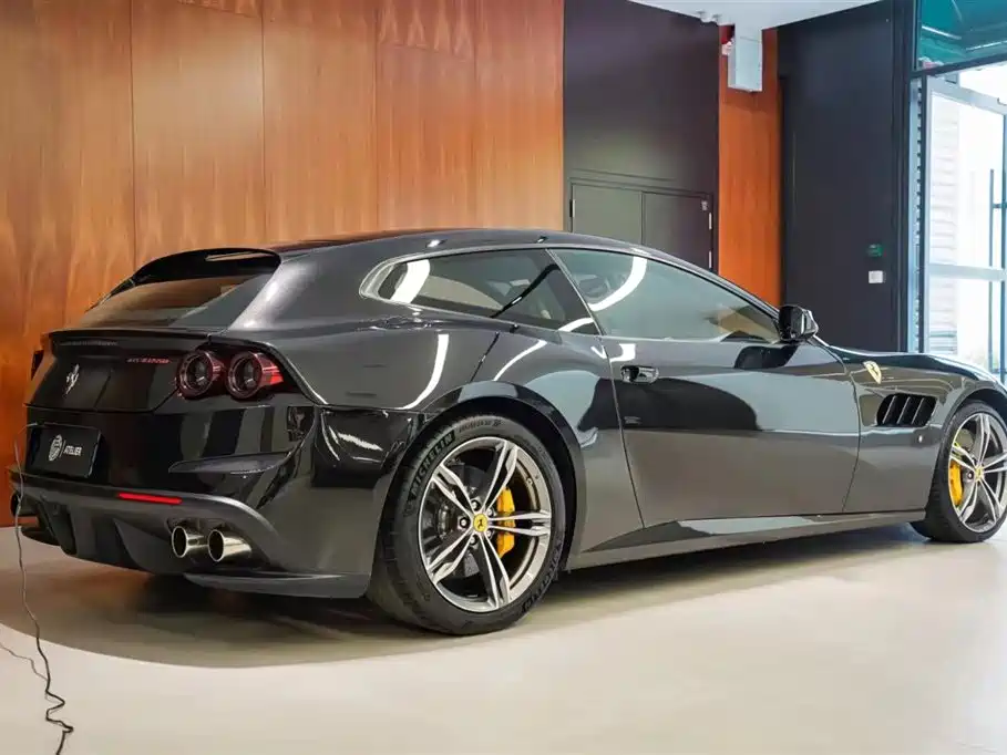 Ferrari GTC4Lusso 2016 6.3L V12 фото 5