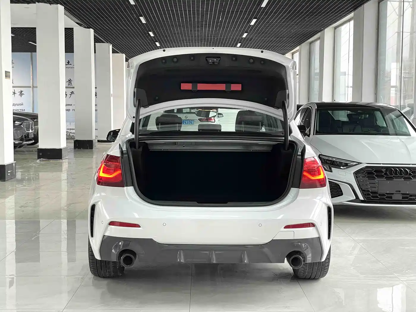 BMW 1 Series 2023 120i M Sport Radiance Edition фото 14