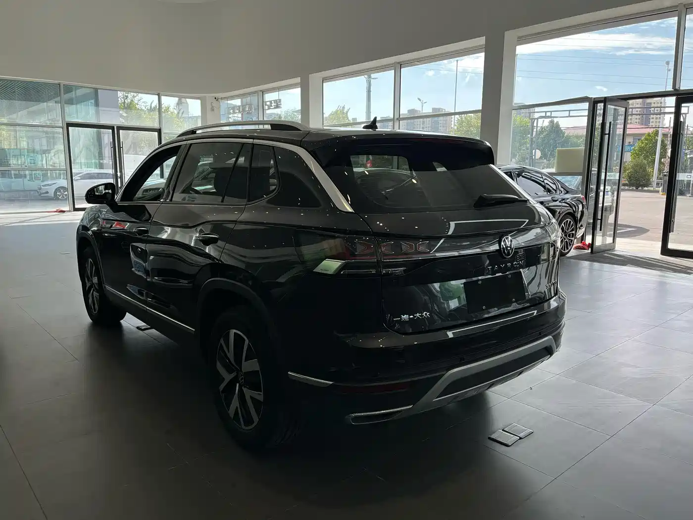 Volkswagen Tayron 2024 330TSI 2WD Luxury Plus Advanced фото 5