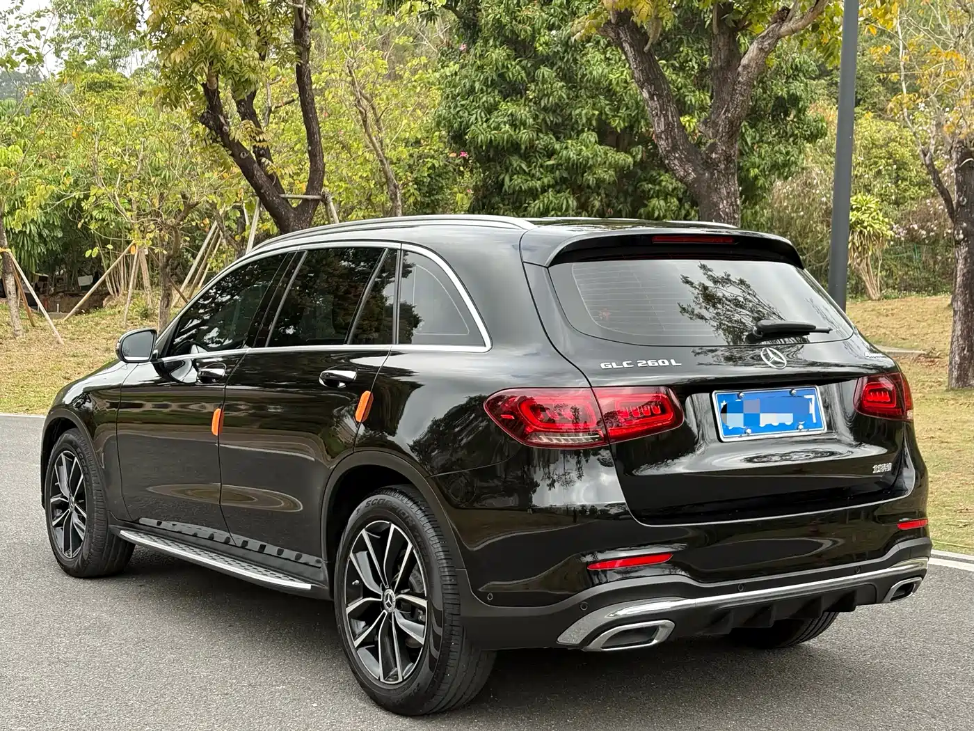 MERCEDES-BENZ GLC