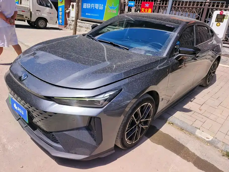 Changan UNI-V iDD 2024 2024 Blue Whale Smart iDD 136km Smart Premium