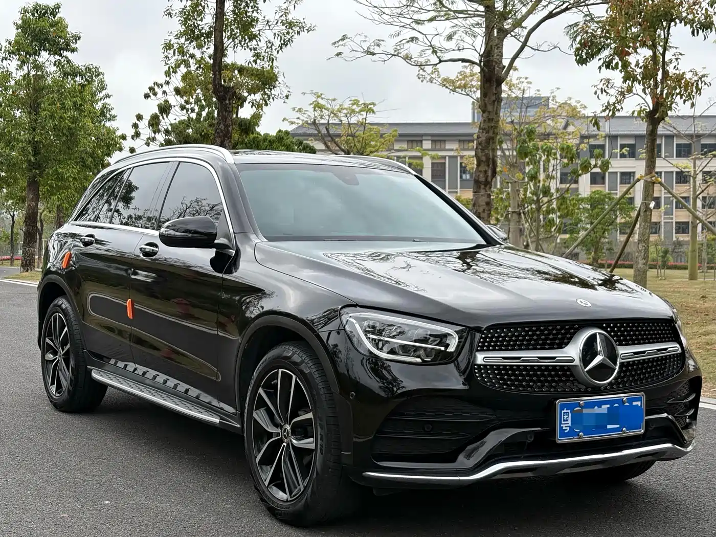 MERCEDES-BENZ GLC