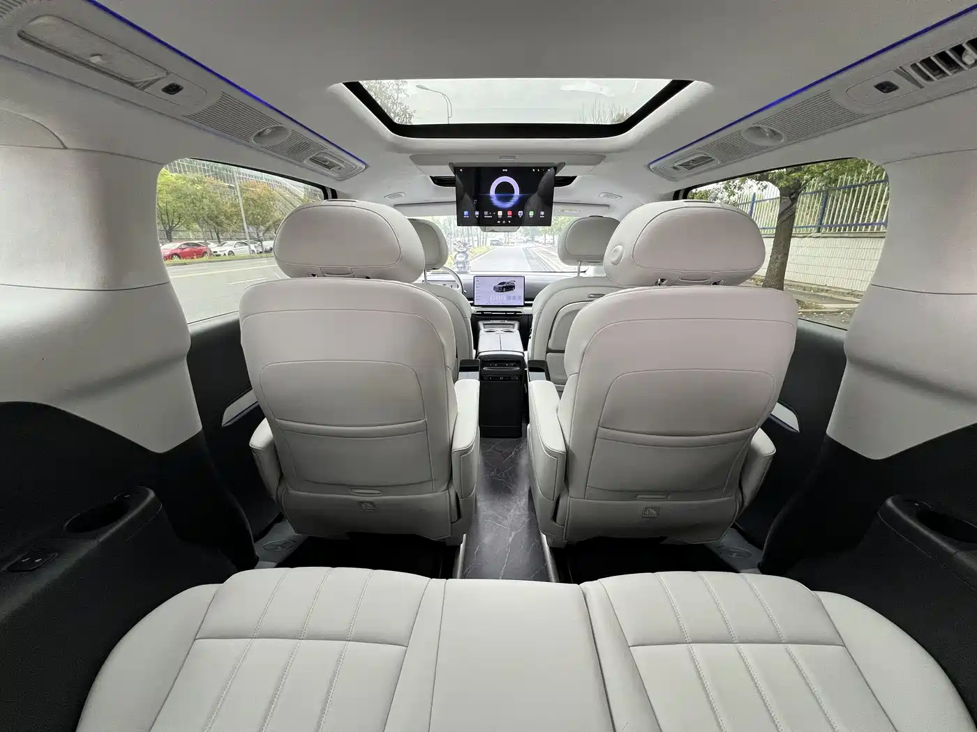 Voyah Auto Voyah Dreamer 2025 PHEV AWD Flagship Qian Kun Edition фото 12