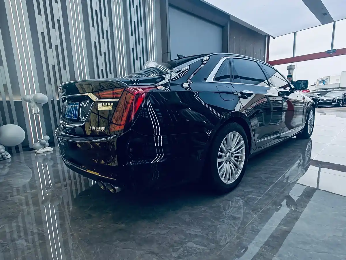 CADILLAC CT6