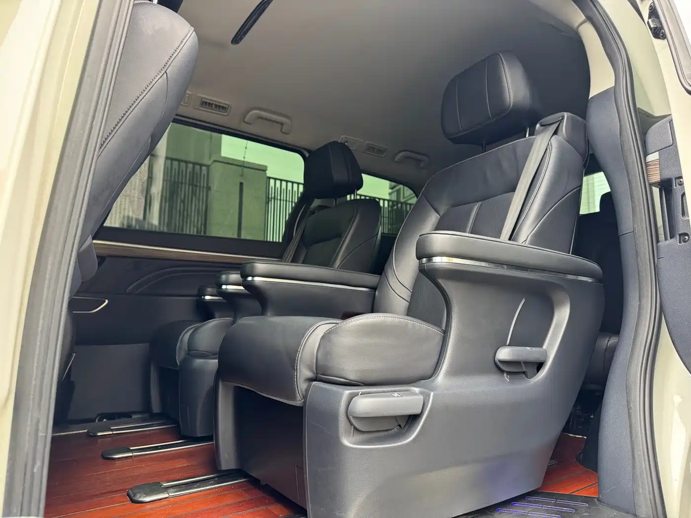 GAC Trumpchi Trumpchi M8 2021 Leading Show Series 390T Premium Edition фото 6