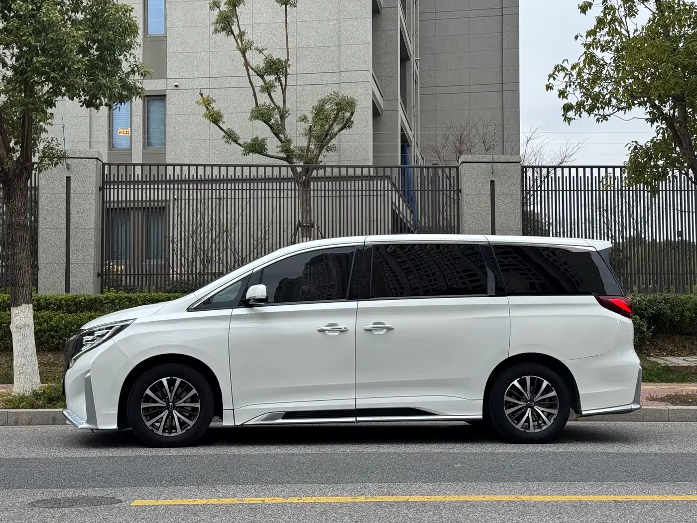 GAC Trumpchi Trumpchi M8 2021 Leading Show Series 390T Premium Edition фото 3