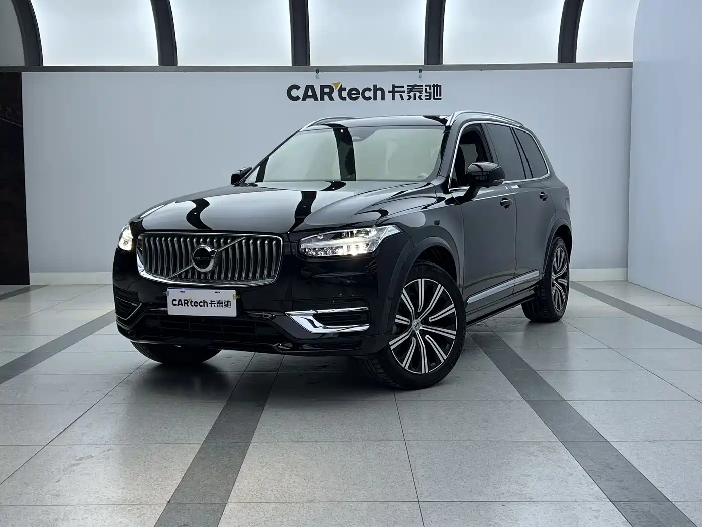 VOLVO XC90