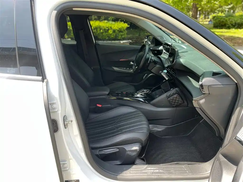 Peugeot 2008 2022 230THP THE ONE фото 18