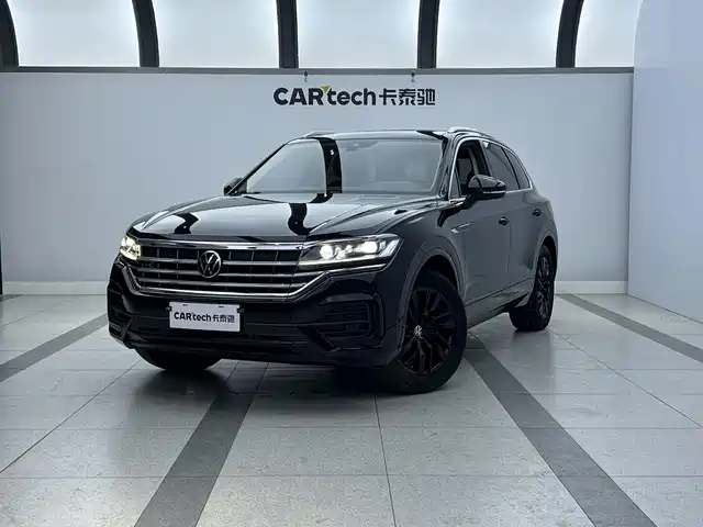 VOLKSWAGEN TOUAREG