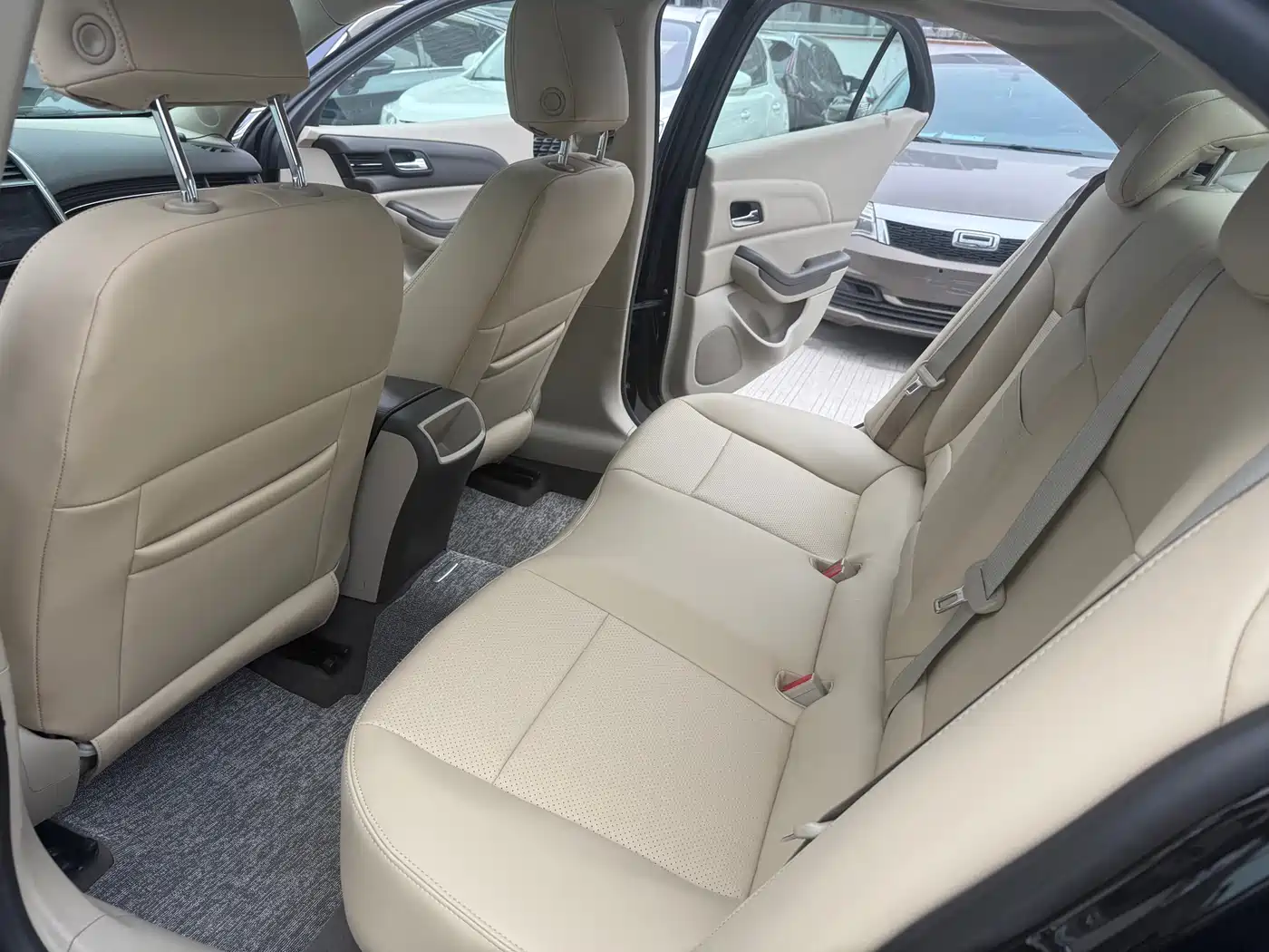 Chevrolet Malibu 2013 2.0L Automatic Comfort фото 8