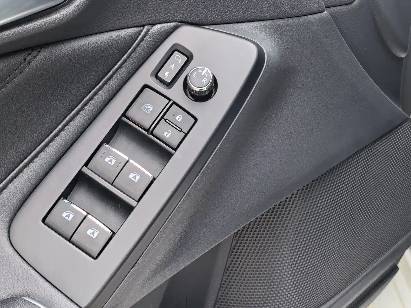 Toyota Avalon 2024 Model 2.0L Premium Selection Edition фото 13