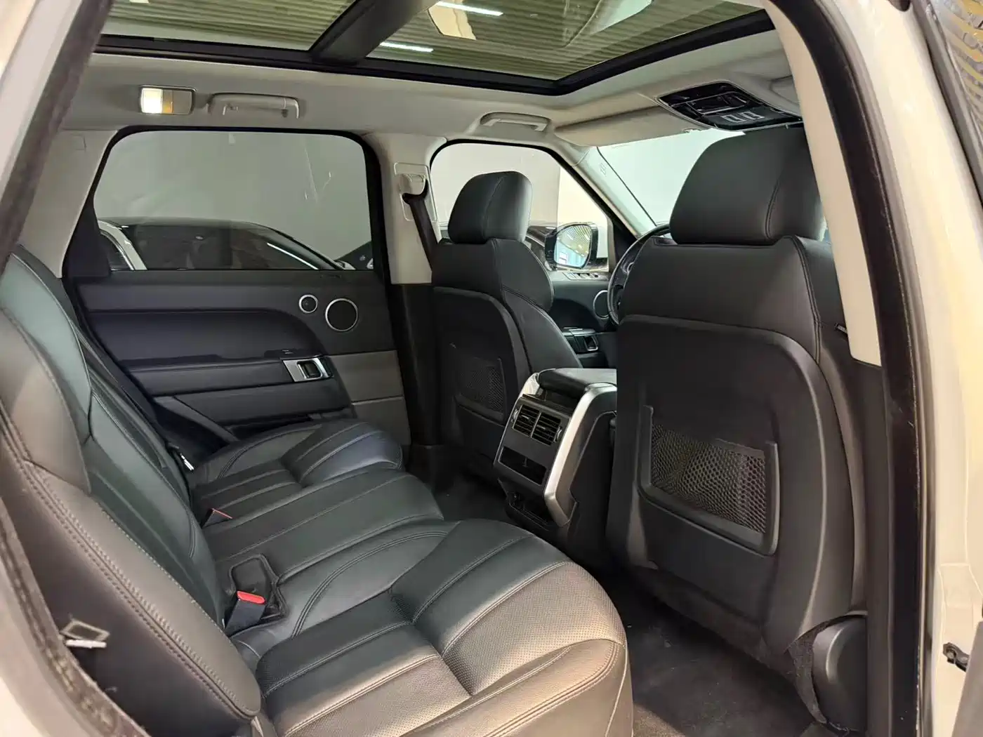 Land Rover Range Rover Sport 2016 Model 3.0 SC V6 HSE фото 9