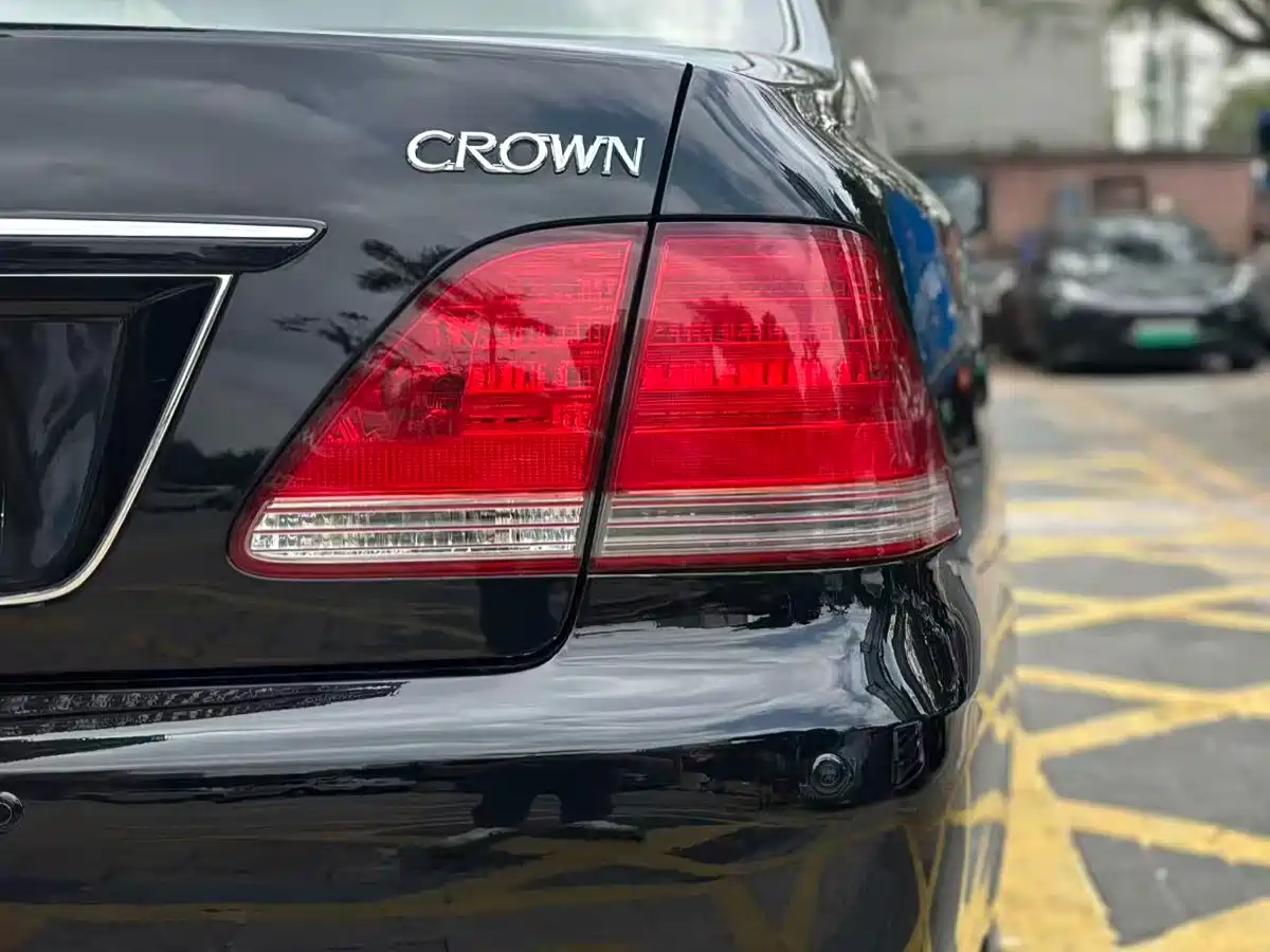 Toyota Crown 2006 2.5L Royal Leather Edition фото 26