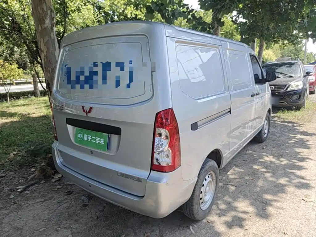 Wuling Motors Wuling Rongguang S 2022 2021 Model 1.2L Basic Enclosed Van 2-Seater LSI