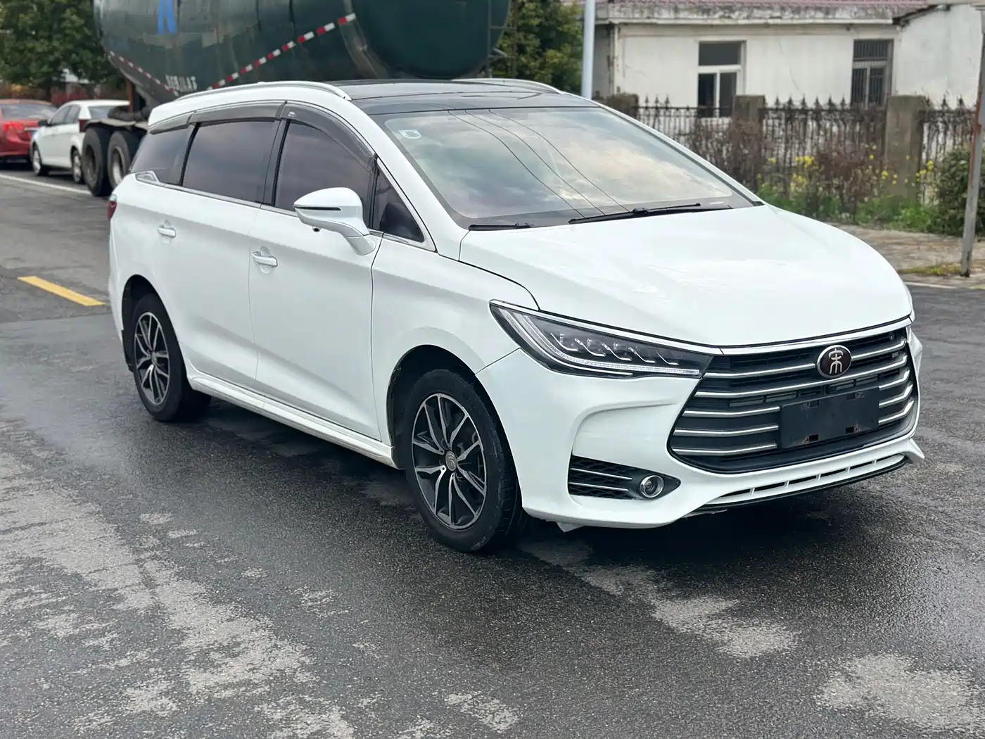 BYD Song MAX 2017 1.5T Auto Smart Elite 7-Seater фото 3