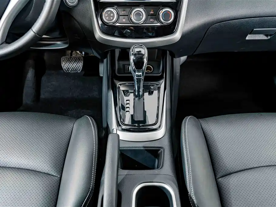 Nissan Tiida 2024 2024 1.6L CVT Smart Drive Edition
