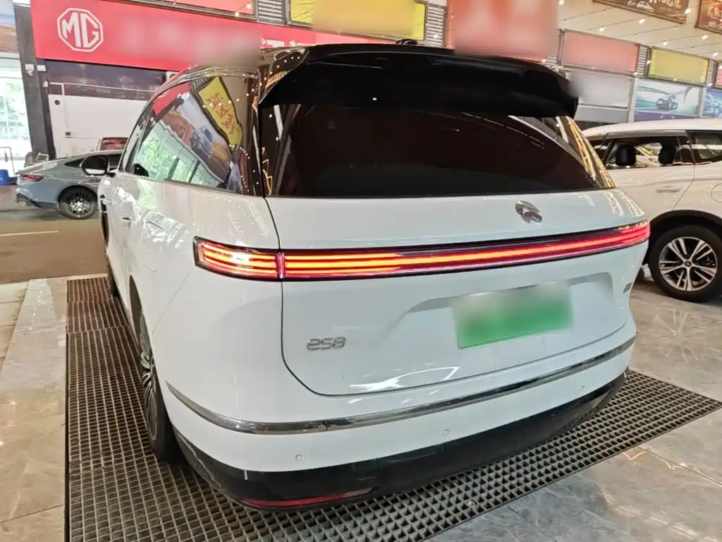 2026 NIO ES8