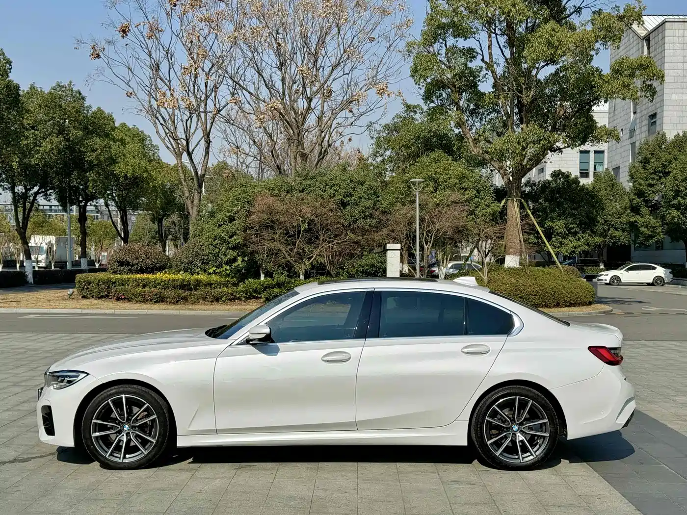 BMW 3 Series 2020 325Li M Sport Package фото 5