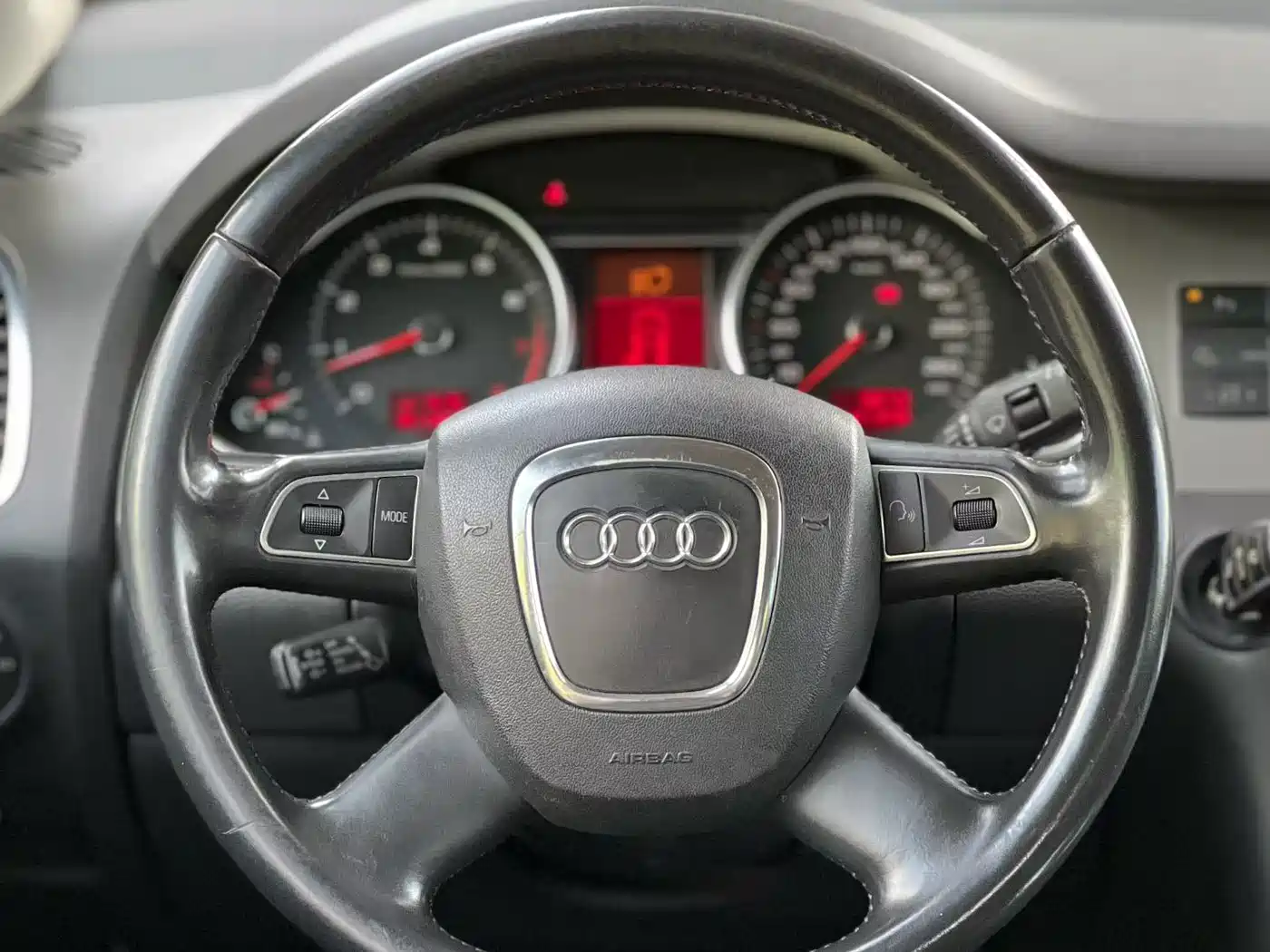 Фото 2 - Audi Q7