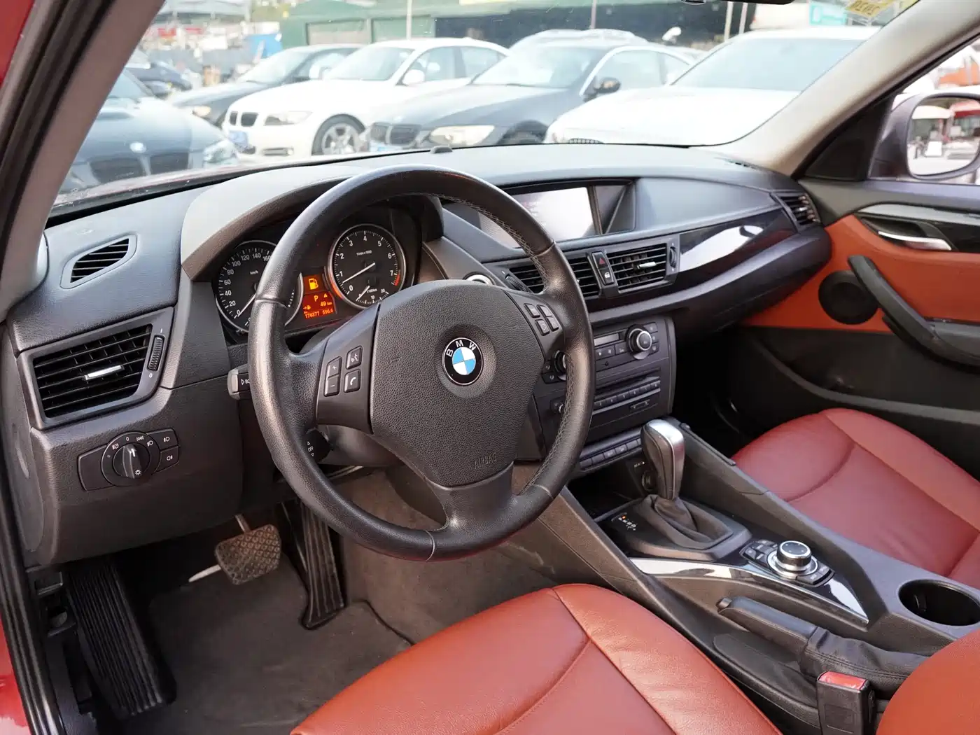 BMW X1 (Import) 2010 xDrive25i фото 13