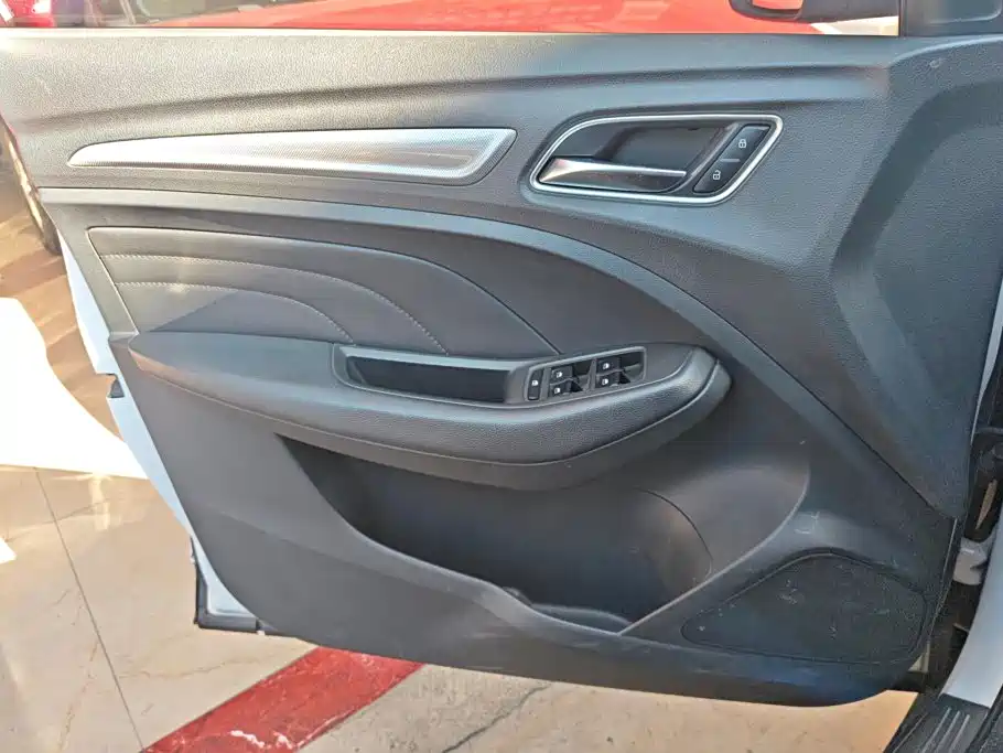 Фото 7 - Roewe RX3