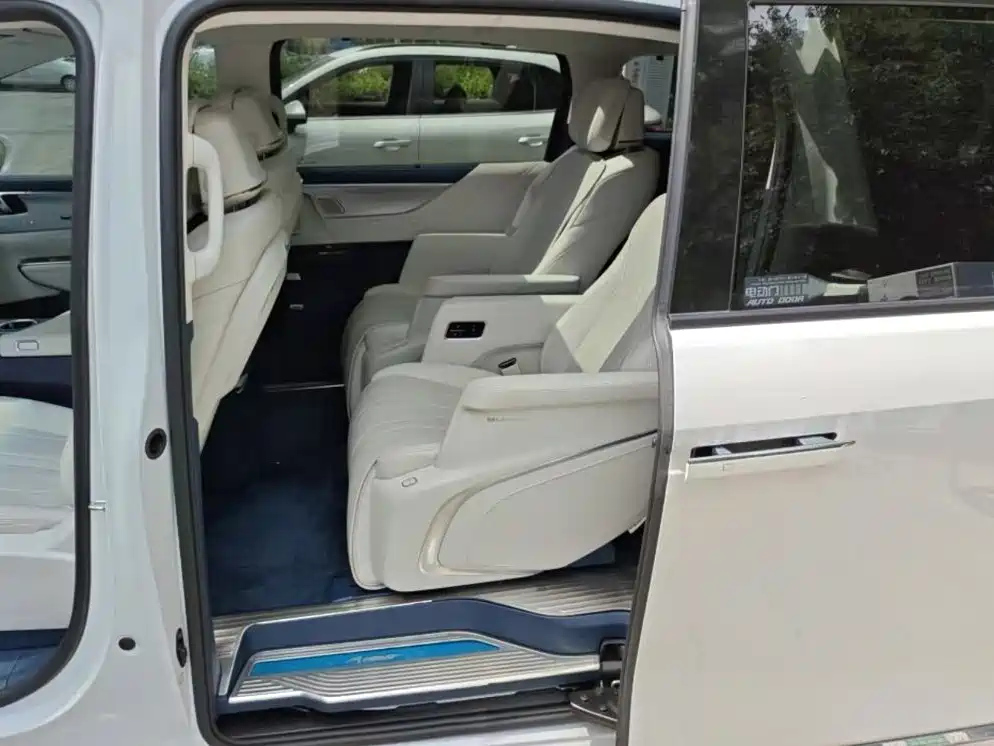Фото 7 - Buick GL8 New Energy