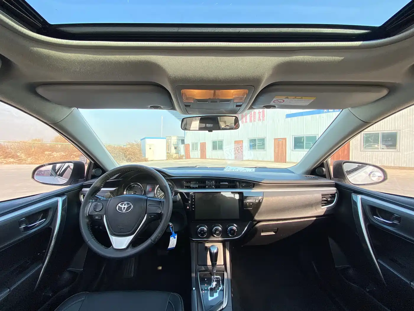 Toyota Corolla 2014 1.6L CVT GL-i Leather Edition фото 6