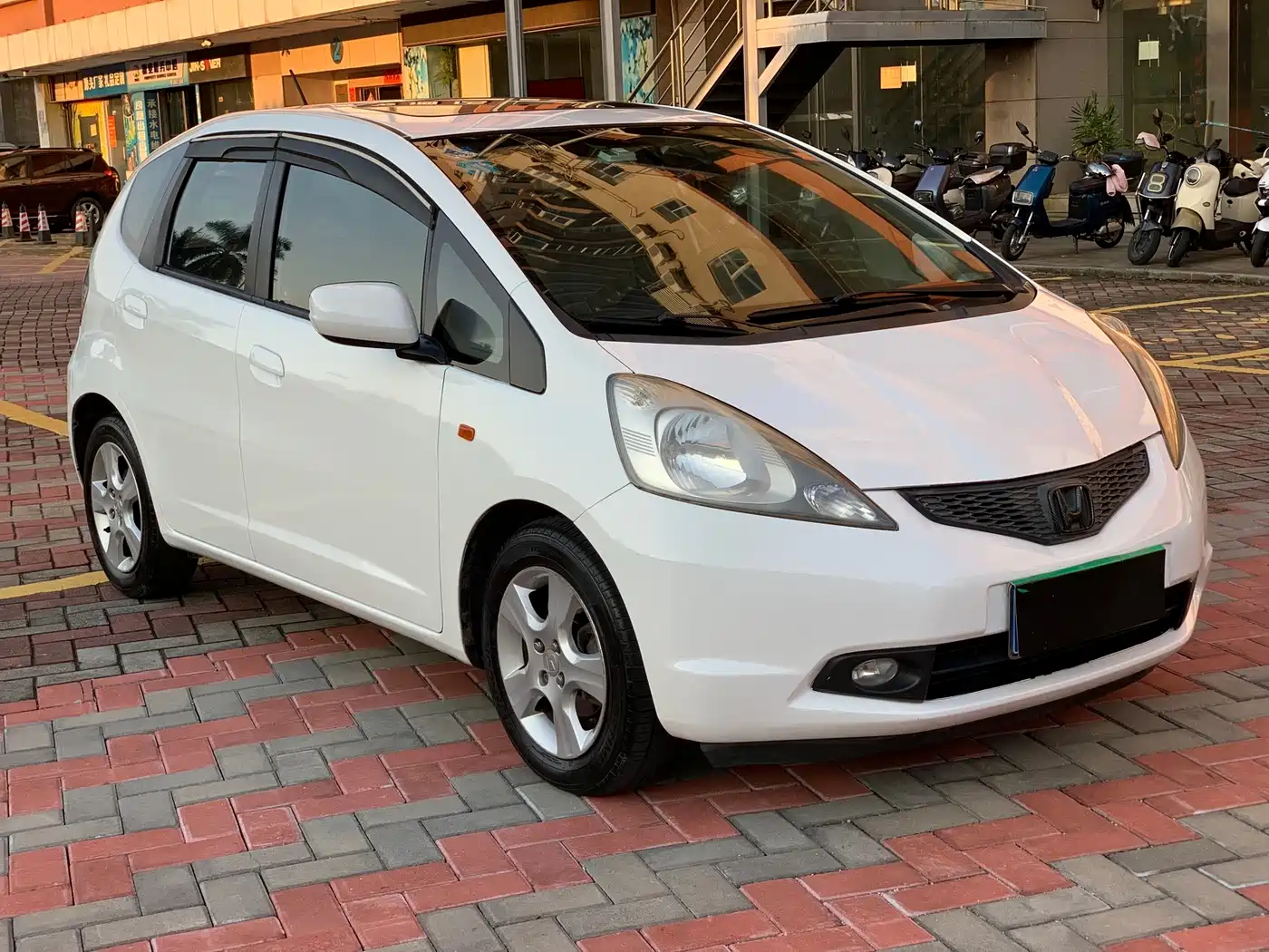 Honda Fit 2010 2008 Model 1.5L Automatic Luxury Edition