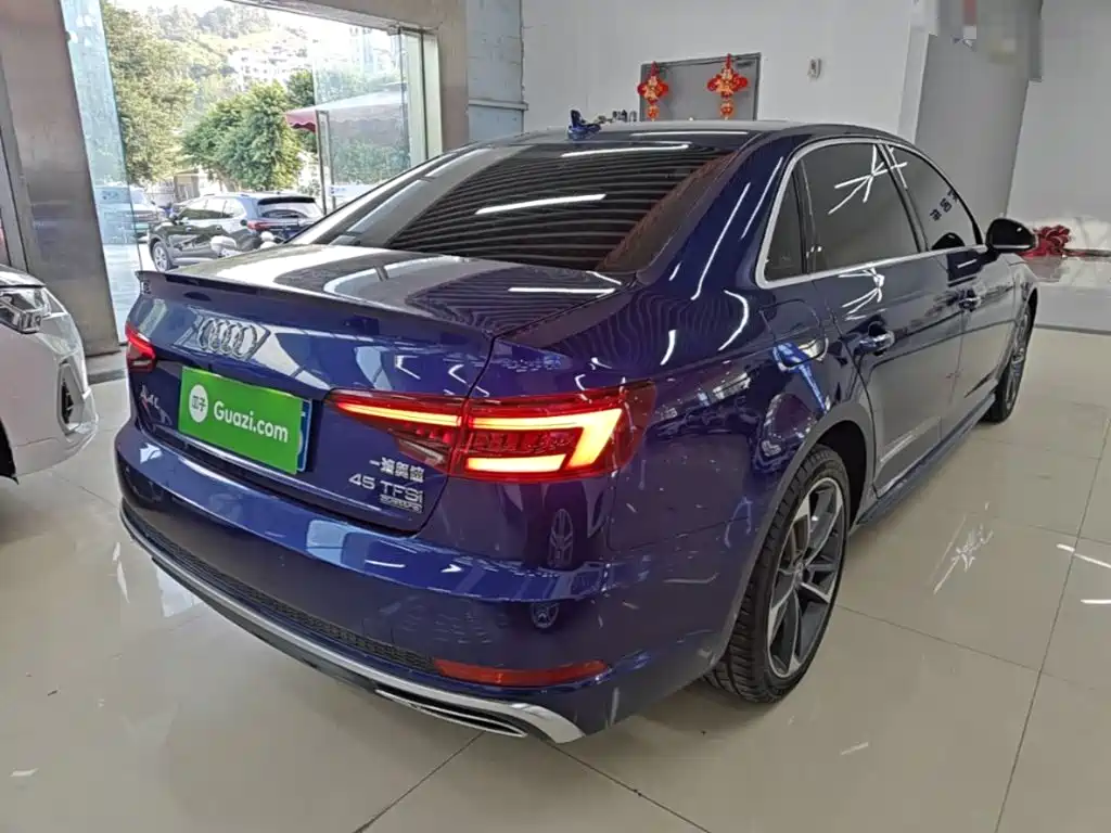 Фото 7 - Audi A4L