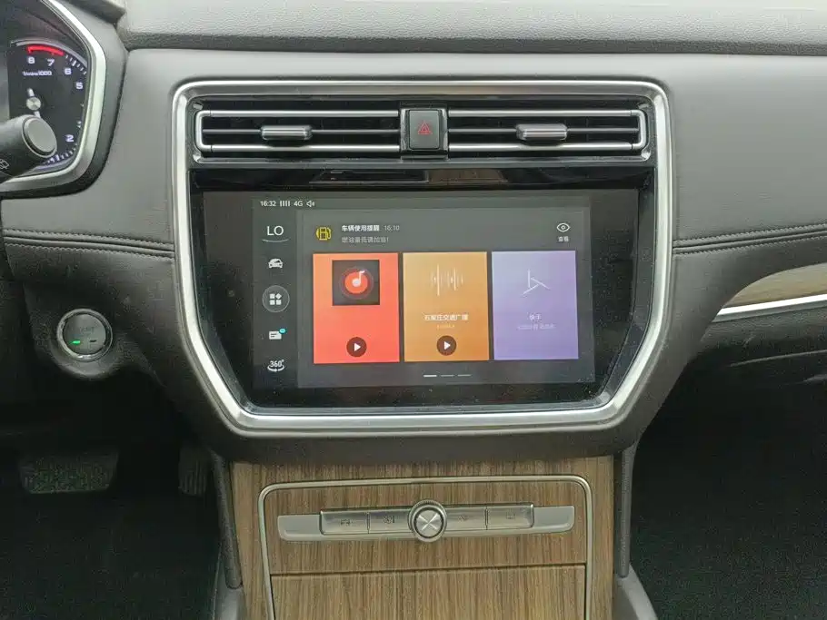 Roewe RX8 2018 2018 30T Smart Internet AWD Flagship Edition