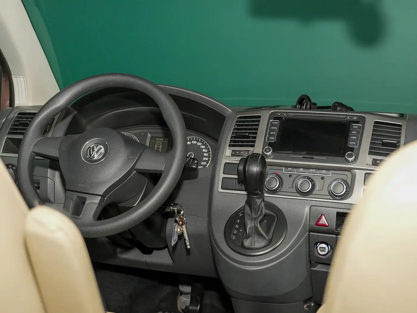 Volkswagen Caravelle 2014 2.0TSI 4WD Comfort Edition фото 28