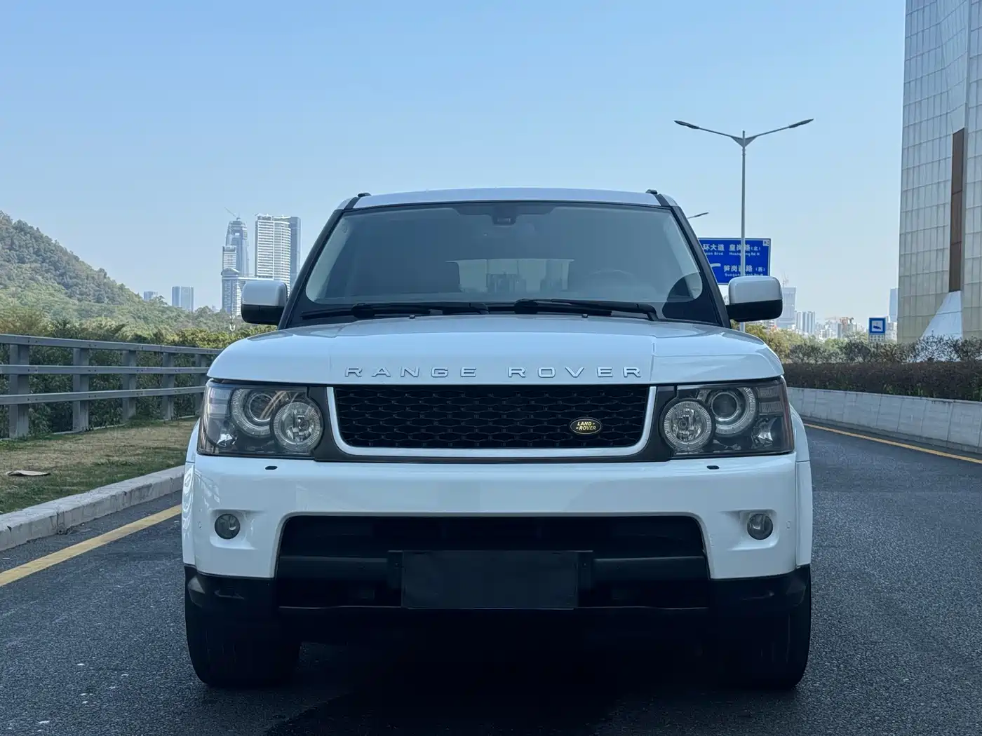 Land Rover Range Rover Sport 2011 3.0 TDV6 Diesel фото 2
