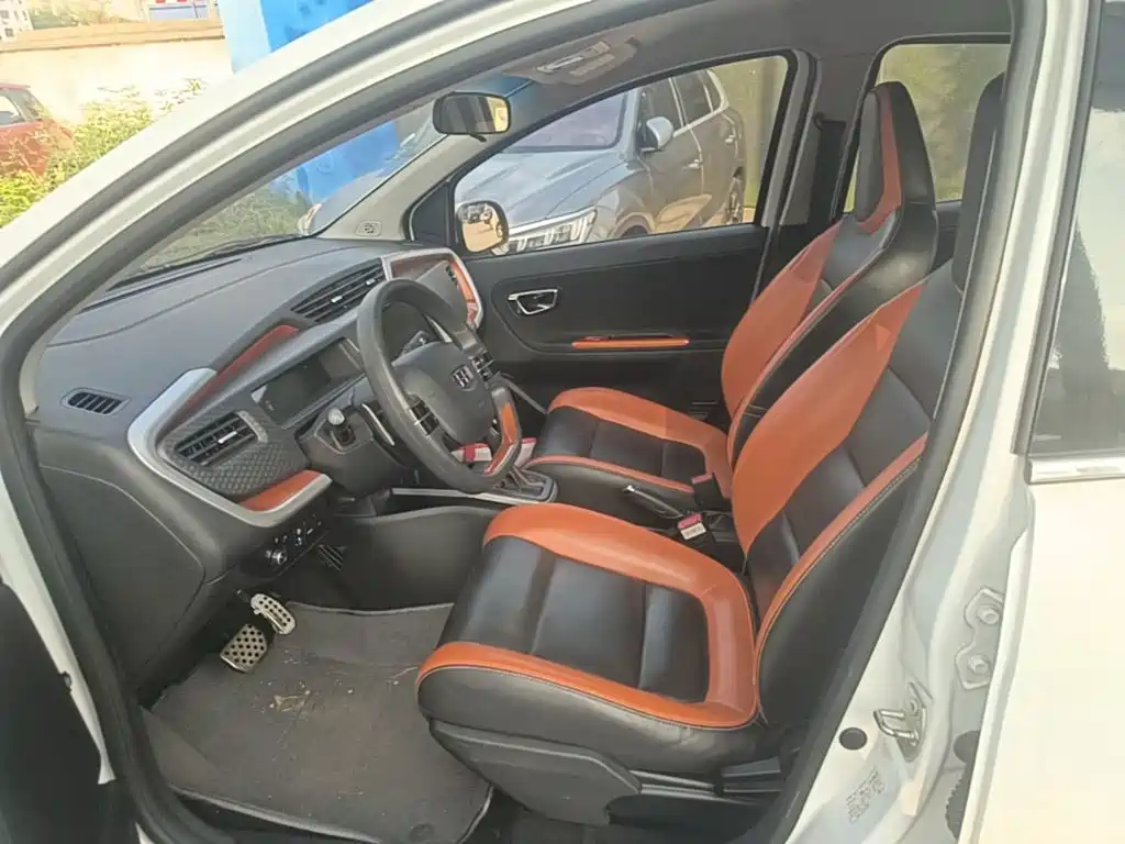 Geely Yuanjing X1 2017 2017 1.3L Auto Fun Edition