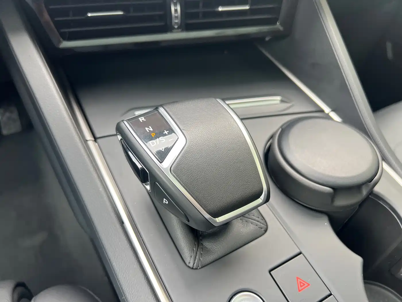 Volkswagen Touareg 2019 2.0TSI Pilot Edition China VI фото 13