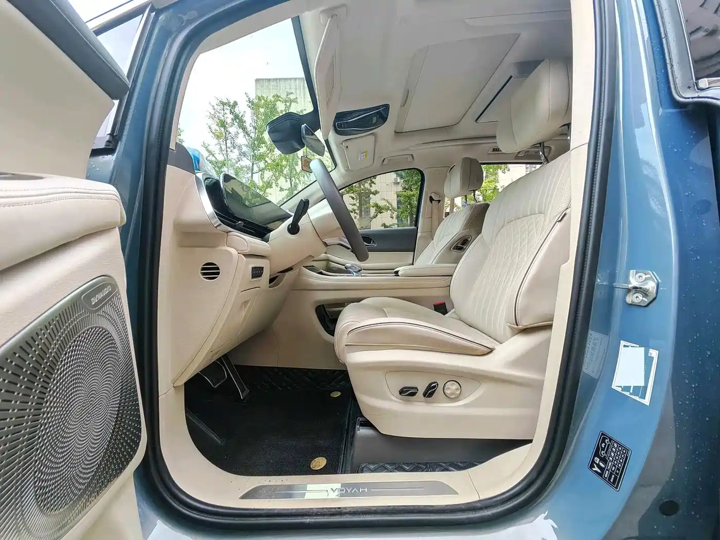 Voyah Auto Voyah Dreamer 2022 2022 Low-carbon Dream+Smart Package