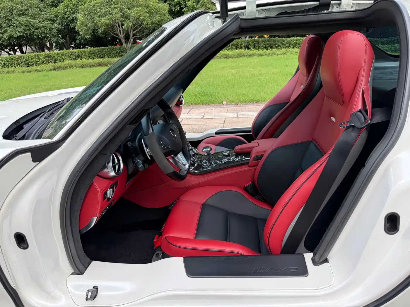 Mercedes-Benz SLS AMG 2012 2011 SLS AMG