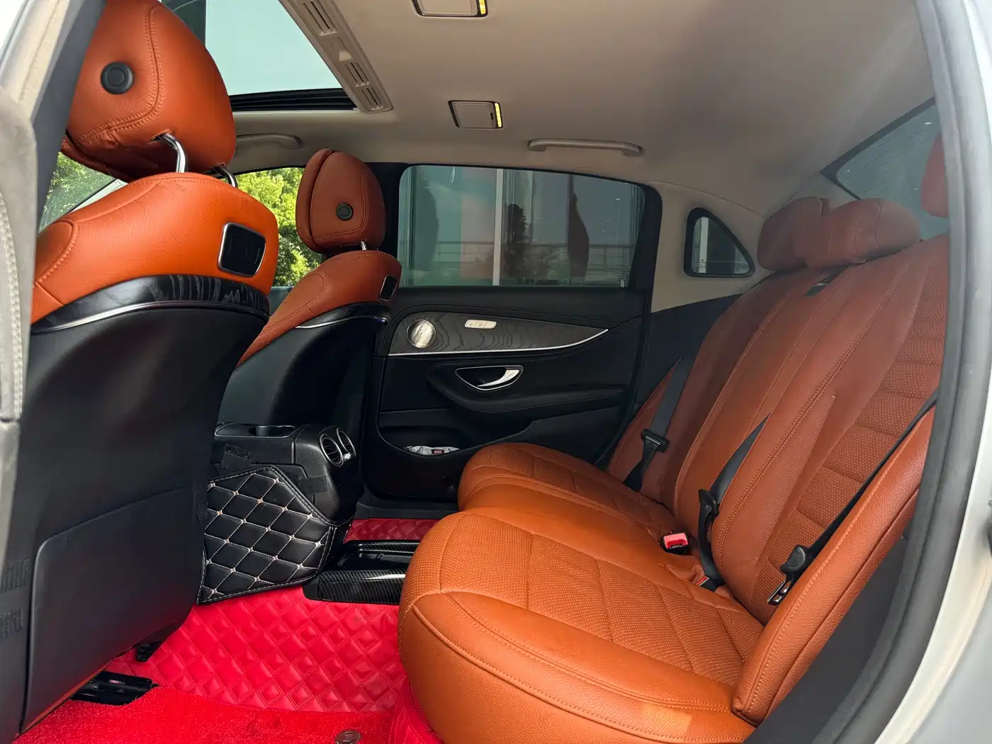 Mercedes-Benz E-Class 2018 E 200 L Sport фото 11